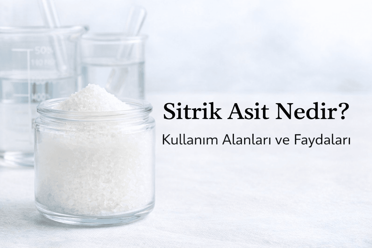 Sitrik asit nedir sorusunu temsil eden, citric acid kristalleri ve kozmetik hammaddesi
